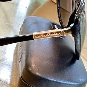 Dolce & Gabbana Black Cat-Eye Sunglasses Polarized Lenses (Like New) Dolce & Gabbana | Accessories | Dolce Gabbana Black Cateye  main image 3